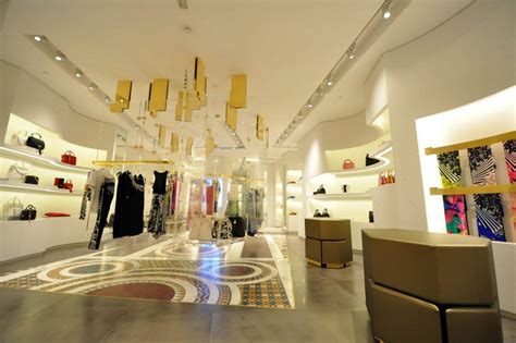 abu dhabi city versace retail|VERSACE AE .